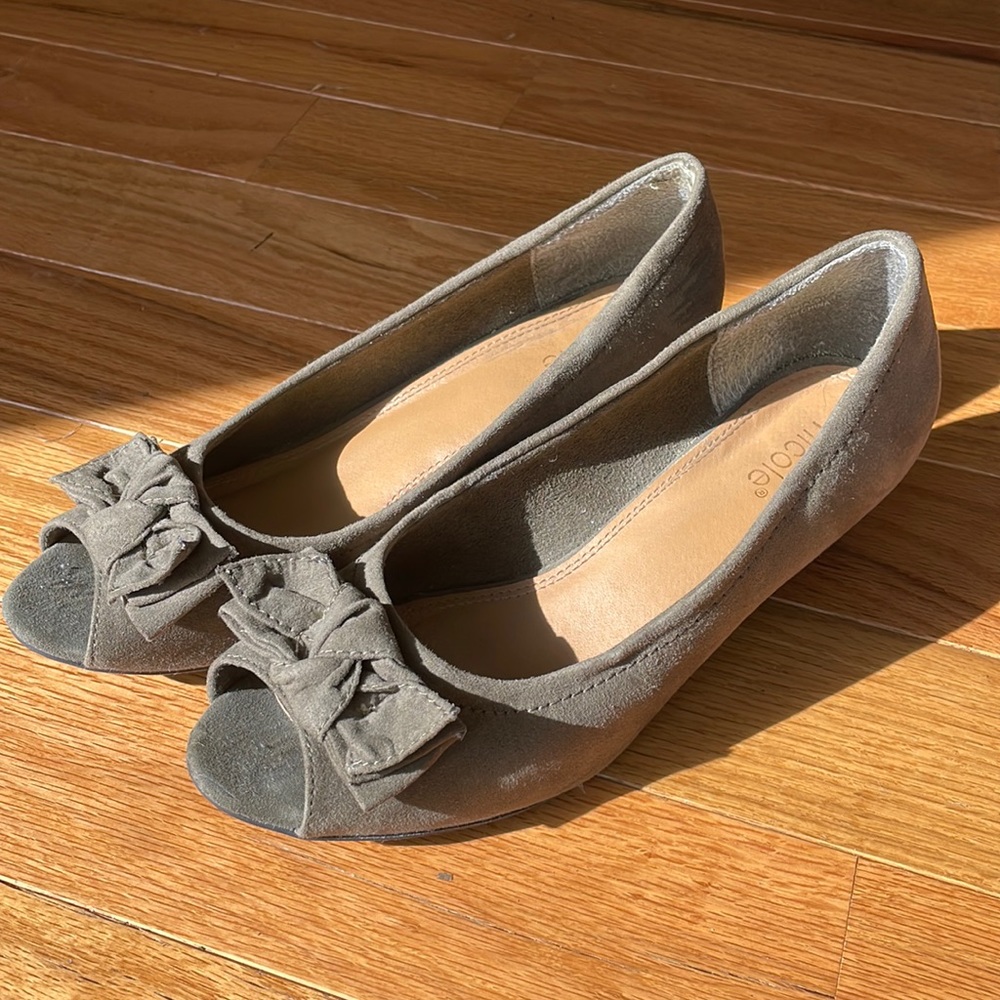 Olive green, faux suede wedges.